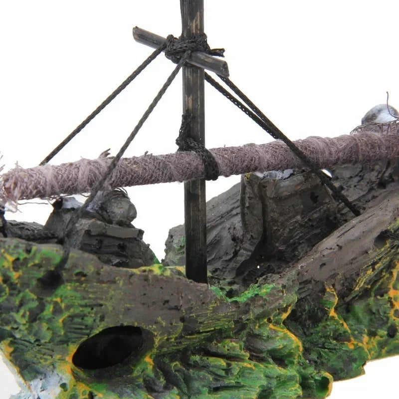 Aquarium Fish Tank Decoration Landscape Pirate Ship Shipwreck Retro Resin Design Accessories Home Decoration